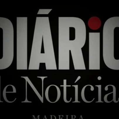 Galho de árvore cai na via pública junto ao Jardim Municipal