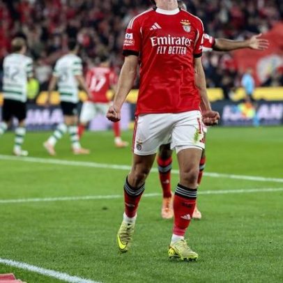 Sudakov empata após confusão junto à baliza