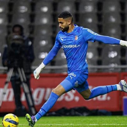 SC Braga porta da baliza reaberta entre Bellaarouch e Tiago Sá