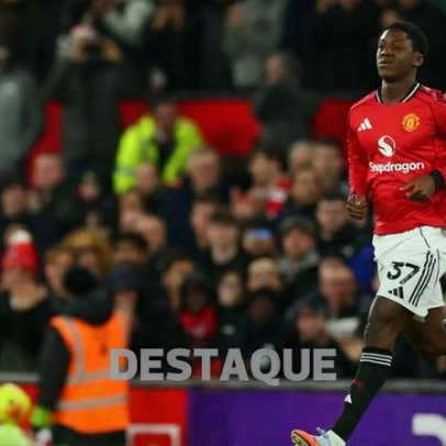 Manchester United perdia, adeptos celebraram a entrada de jogador