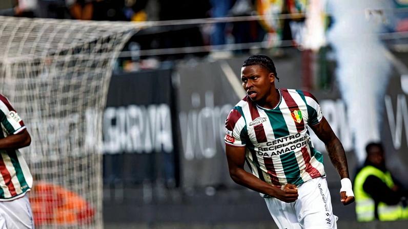 Ponto da situação de Sidny e elogios ao alvo do Benfica: é craque