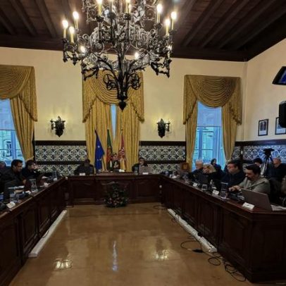 Câmara de Coimbra prevê redução de 63 postos de trabalho em 2026
