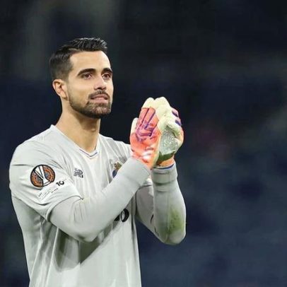 Mora titular e novidade no ataque: FC Porto joga com onze em Tondela