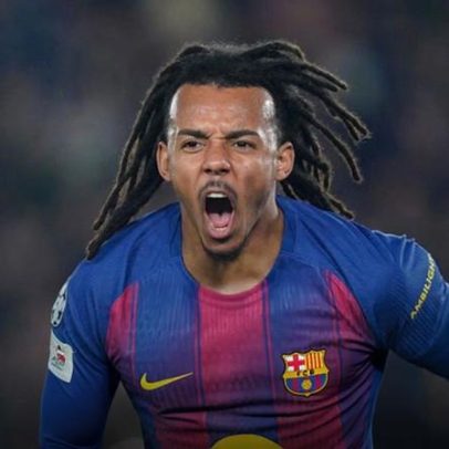 Koundé chega à área e marca o 1-1 para o Barcelona