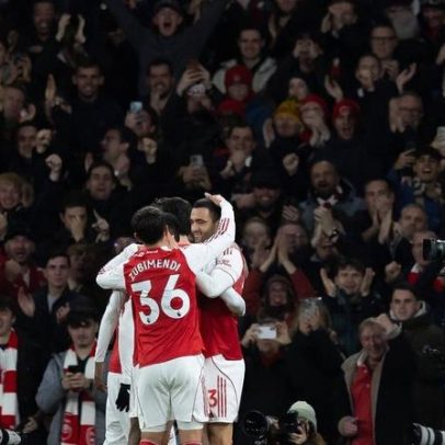 Arsenal vence e mantém cinco pontos de vantagem no topo da Premier League