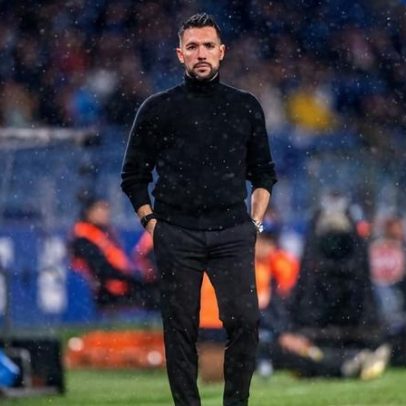 Farioli mexe em todos os setores do FC Porto, exceto na baliza