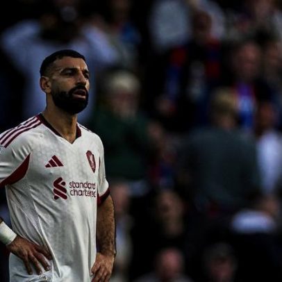 Salah critica o tratamento no Liverpool como inaceitável