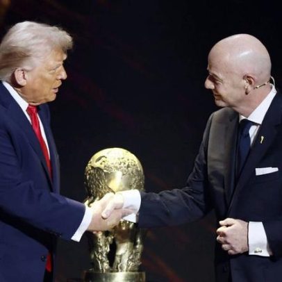 Trump recebe Prémio da Paz da FIFA, considerado uma honra