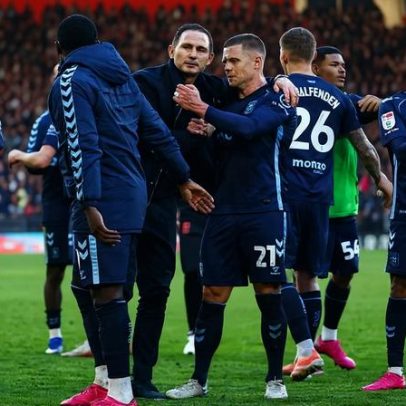 Lampard provoca adeptos do Southampton e é perseguido por jogadores (vídeo)