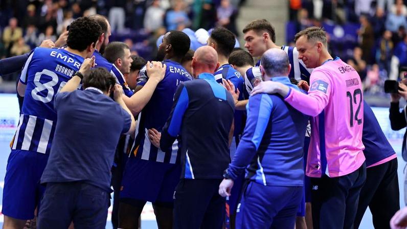 FC Porto domina no Restelo antes do clássico com o Sporting