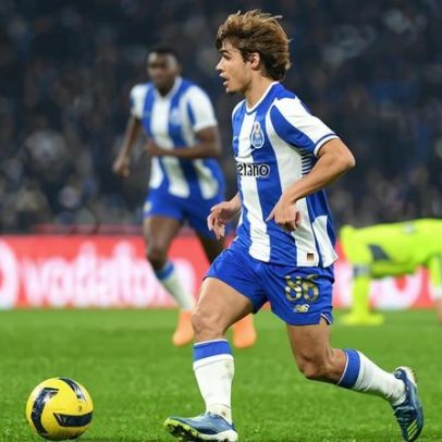 Duelo entre extremos FC Porto-Aves SAD: as melhores imagens
