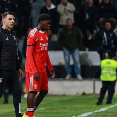 Banjaqui celebra a estreia no Benfica e Quenda reage