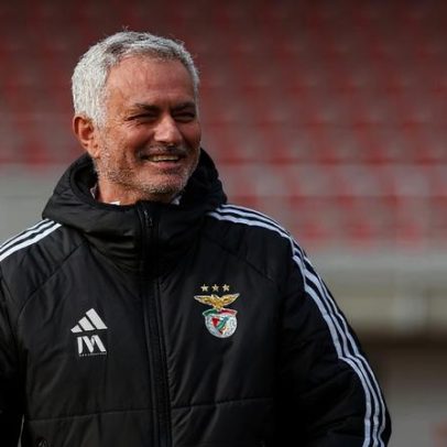 Benfica: Mourinho, registo de Famalicão e aviso para dentro de portas