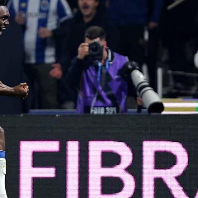 Diogo Costa lesiona-se na vitória do FC Porto sobre o AVS