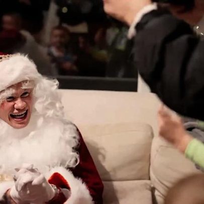 Quem se vestiu de Pai Natal em Manchester?