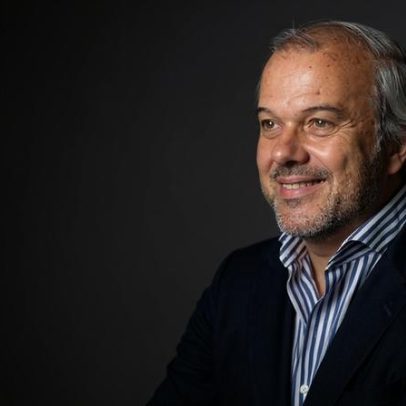 Frase 'Ele gosta de mim à maneira dele' provoca debate