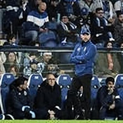 Farioli, em poucos meses, envolve-se na teia do futebol nacional