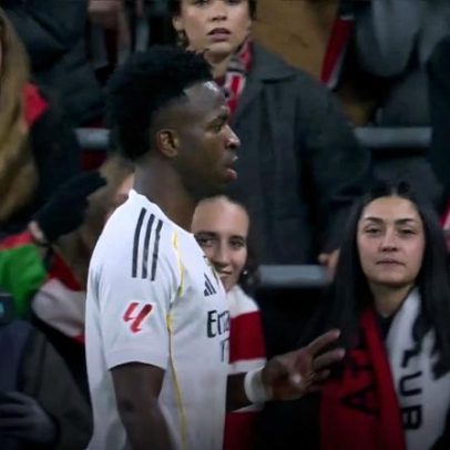 Vinícius provoca com três dedos; gesto irrita San Mamés
