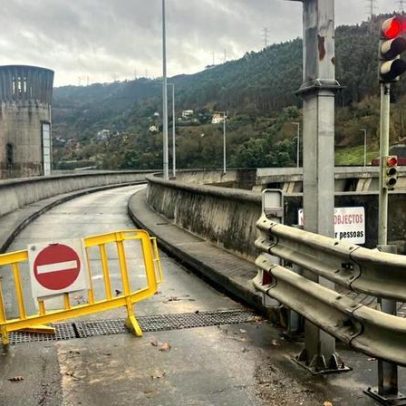 Derrocadas bloqueiam passagem no Pontão da Barragem da Caniçada