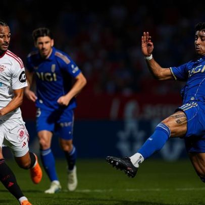 Sevilha goleia Oviedo; ex-FC Porto em destaque pela negativa