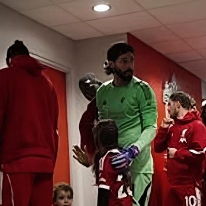 Bastidores da visita da família de Diogo Jota a Anfield