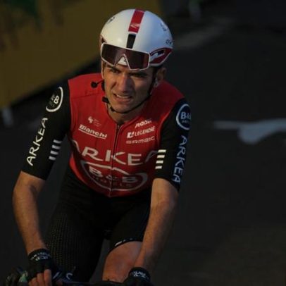 Ciclistas da Groupama-FDJ multados por passar sinal vermelho