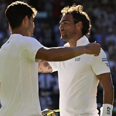 Fognini arruma as raquetes, mas é bailarino que está imparável (vídeo)