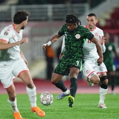 Nigéria vence Tunísia e avança aos oitavos de final