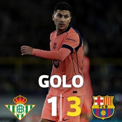 Ex-alvo do FC Porto estreia-se a marcar pelo Barcelona com golo de foguete