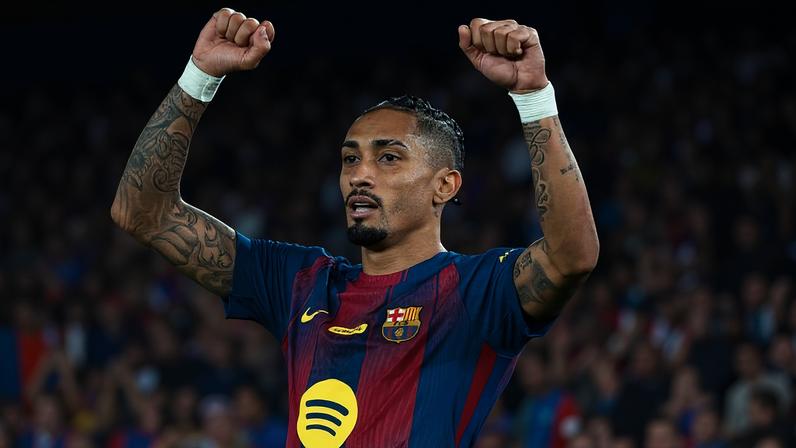 Flick comenta ausência de Raphinha no onze do ano