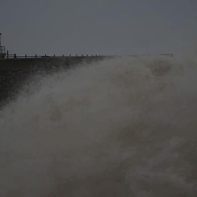 Nova depressão Francis provoca chuva, vento e ondulação fortes no continente e Madeira
