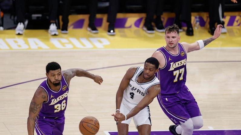 De Aaron Fox liderou os Spurs em vitória sobre os Lakers - Foto: IMAGO