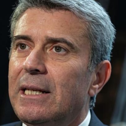 Carneiro exorta Governo a ouvir os trabalhadores