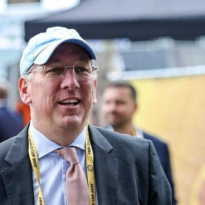 John Textor em disputa com a família Trump por estacionamento