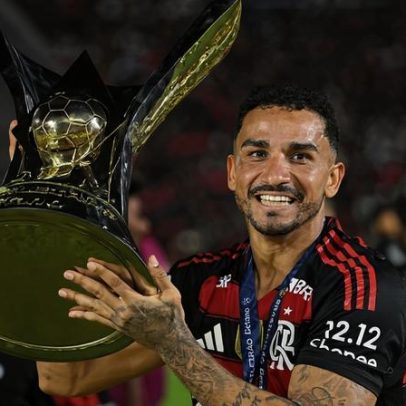 Filho de Danilo passa momento embaraçoso em festa do Flamengo