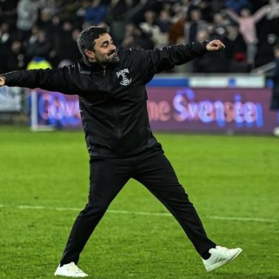 Swansea de Vítor Matos volta a vencer no Championship