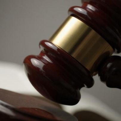 Ex-adjunto do Ministério da Justiça detido por crimes sexuais contra menores