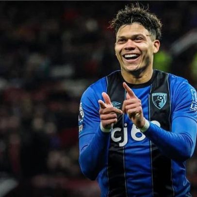 Ex-FC Porto marca poucos segundos após o intervalo em Old Trafford