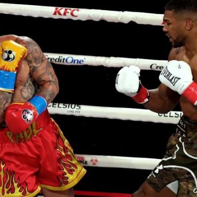 Anthony Joshua parte o maxilar de Jake Paul num combate de €157M