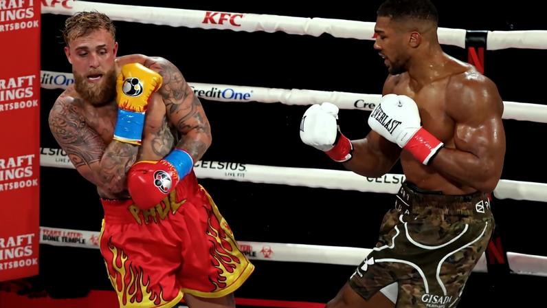 Anthony Joshua e Jake Paul lutaram no ringue