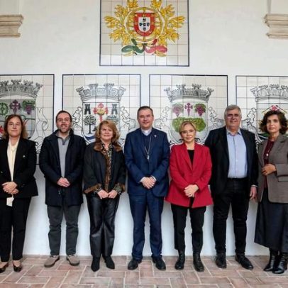 Bispo de Setúbal reúne autarcas num almoço raro que fortalece a Diocese