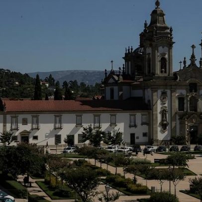 Cabeceiras de Basto celebra Natal com programa de luzes, música e tradição