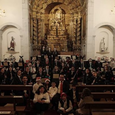 Banda de Salvaterra encanta público com músicas natalícias