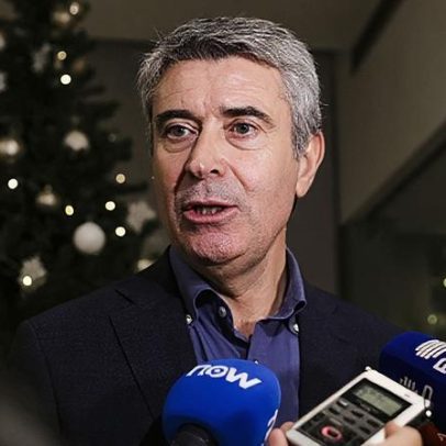 Líder do PS critica Montenegro por alegado leilão de salários