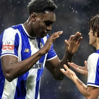 FC Porto vence Estrela da Amadora e fica líder isolado no Natal