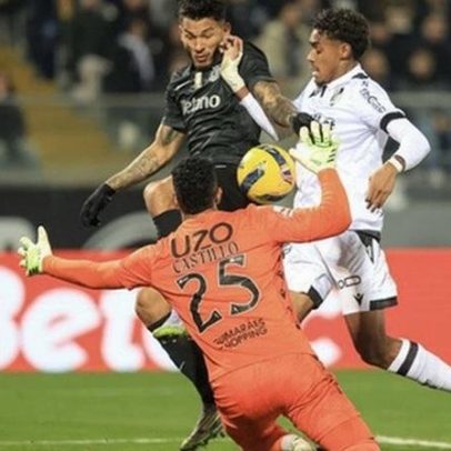 Sporting vence em Guimarães e fica a cinco pontos do FC Porto