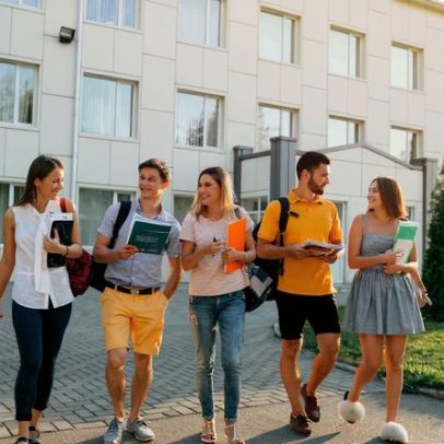 Governo propõe bolsa máxima para estudantes universitários abaixo da pobreza