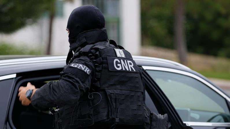 Sete detidos em mega-operação em Samora Correia com droga e armas apreendidas