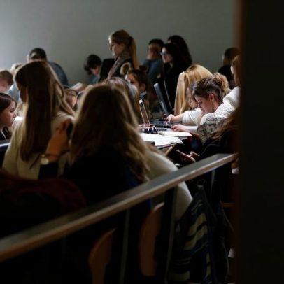 Reino Unido planeia regressar ao Erasmus+ em janeiro de 2027