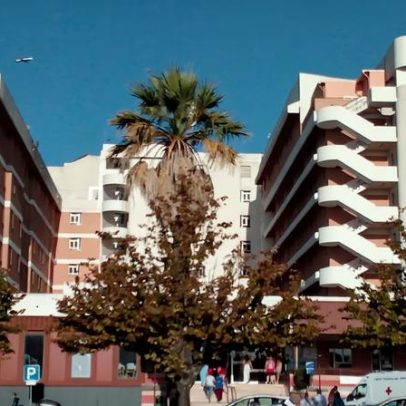 Hospital de Almada paga 2.400 euros por dia a médicos tarefeiros